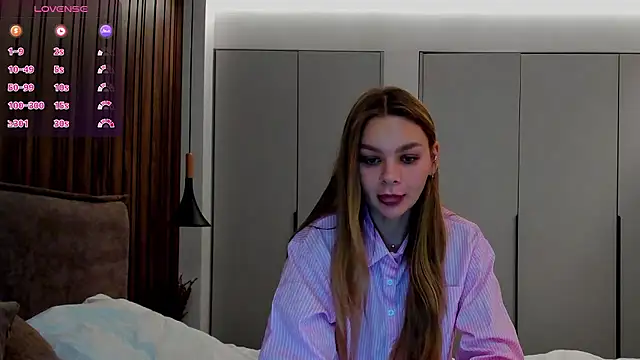 Snapshot of Molly_sweetie chatting on 09-26-25, 06:09 Molly sweetie online show from 09-26-25, 06:09