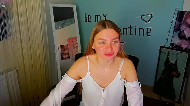 Snapshot of Molly_sweetie chatting on 02-10-25, 07:04 Molly sweetie online show from 02-10-25, 07:04