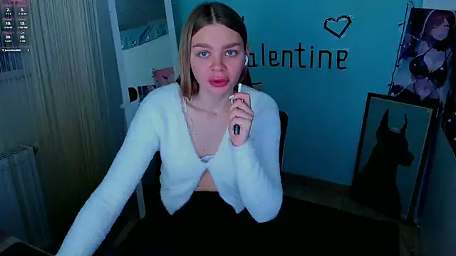 Snapshot of Molly_sweetie chatting on 02-11-25, 10:36 Molly sweetie online show from 02-11-25, 10:36