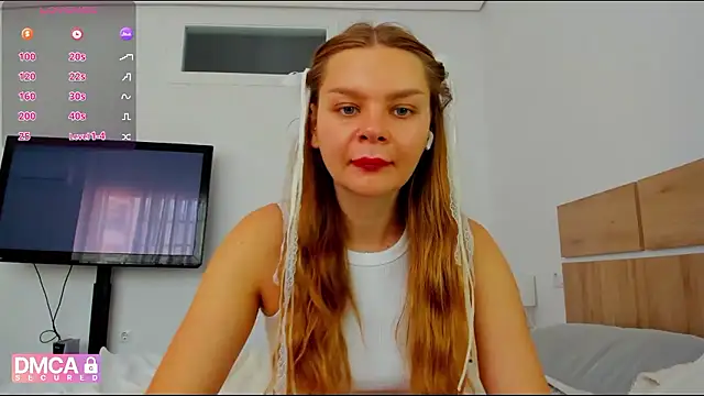 Snapshot of Molly_sweetie chatting on 05-07-26, 06:39 Molly sweetie online show from 05-07-26, 06:39