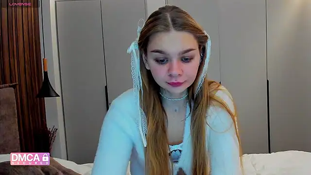 Molly sweetie online show from 11-20-25, 07:20