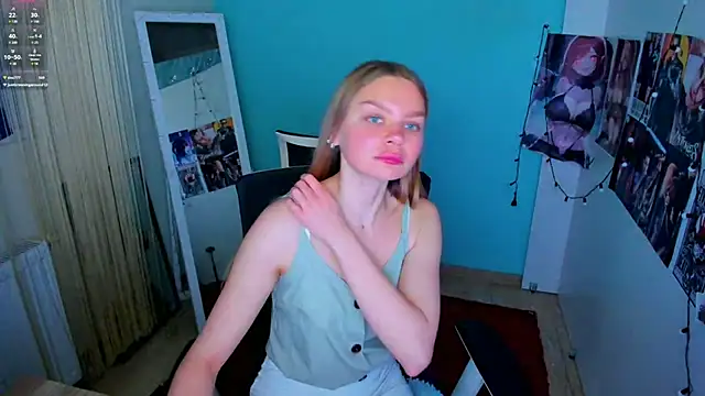 Snapshot of Molly_sweetie chatting on 03-18-25, 10:07 Molly sweetie online show from 03-18-25, 10:07