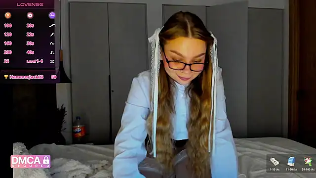 Snapshot of Molly_sweetie chatting on 01-18-26, 07:34 Molly sweetie online show from 01-18-26, 07:34