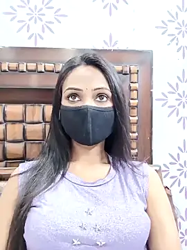 Snapshot of Yours-Bebo chatting on 03-20-25, 11:38 Yours-Bebo online show from 03-20-25, 11:38