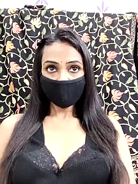 Snapshot of Yours-Bebo chatting on 03-05-25, 08:21 Yours-Bebo online show from 03-05-25, 08:21