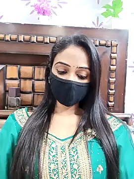 Snapshot of Yours-Bebo chatting on 11-06-25, 08:29 Yours-Bebo online show from 11-06-25, 08:29