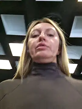 Miss    Mia  online show from 12-05-25, 10:14