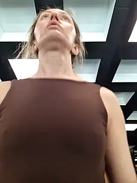 Miss    Mia  online show from 03-12-26, 10:41