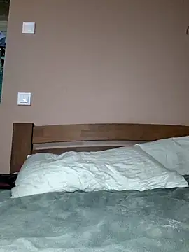 Miss    Mia  online show from 09-20-25, 07:35