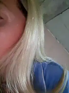 Miss    Mia  online show from 10-12-25, 09:21