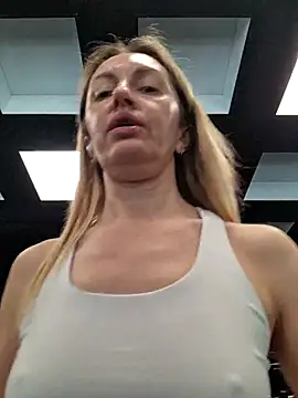 Miss    Mia  online show from 03-11-26, 11:59