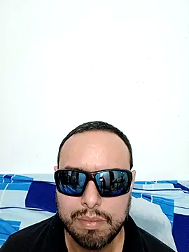 Snapshot of ElSunEagle chatting on 03-29-26, 02:02 ElSunEagle online show from 03-29-26, 02:02