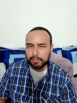 Snapshot of ElSunEagle chatting on 03-08-26, 12:27 ElSunEagle online show from 03-08-26, 12:27