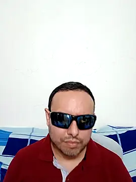 Snapshot of ElSunEagle chatting on 04-13-26, 02:26 ElSunEagle online show from 04-13-26, 02:26