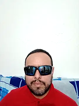 Snapshot of ElSunEagle chatting on 04-05-26, 02:18 ElSunEagle online show from 04-05-26, 02:18