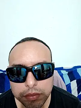 Snapshot of ElSunEagle chatting on 03-13-26, 01:43 ElSunEagle online show from 03-13-26, 01:43