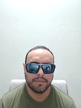 Snapshot of ElSunEagle chatting on 03-27-26, 03:59 ElSunEagle online show from 03-27-26, 03:59