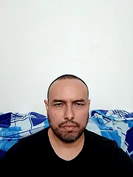 Snapshot of ElSunEagle chatting on 02-15-26, 01:17 ElSunEagle online show from 02-15-26, 01:17