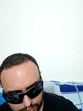 Snapshot of ElSunEagle chatting on 04-04-26, 02:40 ElSunEagle online show from 04-04-26, 02:40