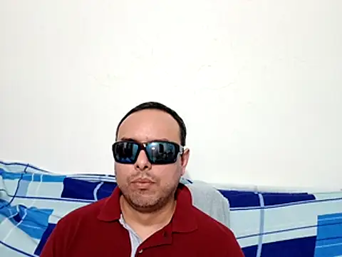 Snapshot of ElSunEagle chatting on 04-12-26, 02:26 ElSunEagle online show from 04-12-26, 02:26