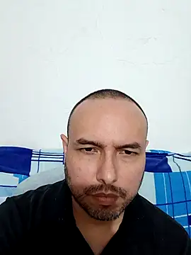 Snapshot of ElSunEagle chatting on 02-12-26, 01:27 ElSunEagle online show from 02-12-26, 01:27