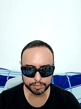 Snapshot of ElSunEagle chatting on 04-02-26, 01:57 ElSunEagle online show from 04-02-26, 01:57