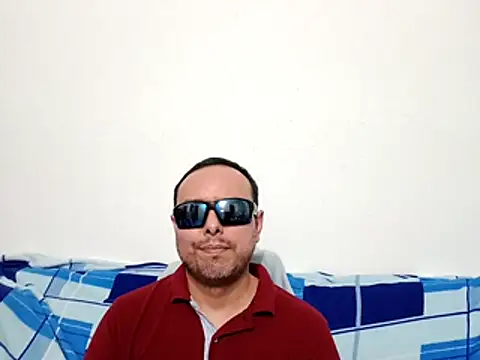 Snapshot of ElSunEagle chatting on 04-15-26, 02:06 ElSunEagle online show from 04-15-26, 02:06