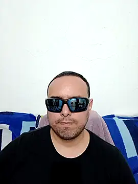 Snapshot of ElSunEagle chatting on 03-15-26, 01:56 ElSunEagle online show from 03-15-26, 01:56