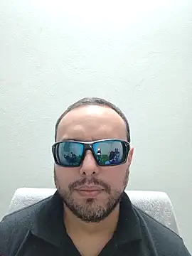 Snapshot of ElSunEagle chatting on 03-28-26, 04:57 ElSunEagle online show from 03-28-26, 04:57