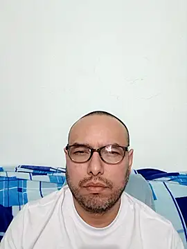 Snapshot of ElSunEagle chatting on 02-08-26, 04:43 ElSunEagle online show from 02-08-26, 04:43