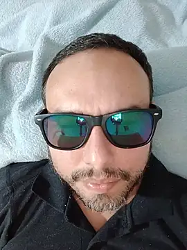Snapshot of ElSunEagle chatting on 07-25-26, 04:20 ElSunEagle online show from 07-25-26, 04:20