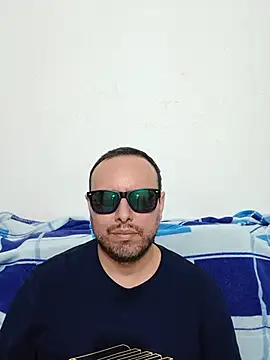 Snapshot of ElSunEagle chatting on 06-24-26, 02:21 ElSunEagle online show from 06-24-26, 02:21