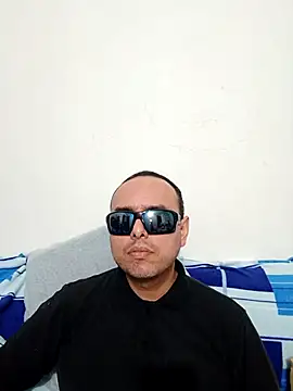 Snapshot of ElSunEagle chatting on 06-13-26, 02:31 ElSunEagle online show from 06-13-26, 02:31