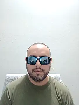 Snapshot of ElSunEagle chatting on 05-29-26, 03:34 ElSunEagle online show from 05-29-26, 03:34