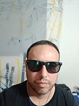 Snapshot of ElSunEagle chatting on 07-08-26, 01:19 ElSunEagle online show from 07-08-26, 01:19