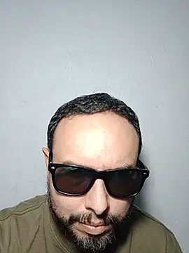 Snapshot of ElSunEagle chatting on 08-04-26, 02:05 ElSunEagle online show from 08-04-26, 02:05