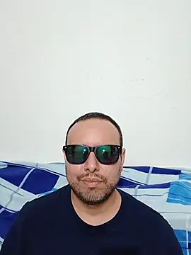 Snapshot of ElSunEagle chatting on 06-22-26, 02:39 ElSunEagle online show from 06-22-26, 02:39