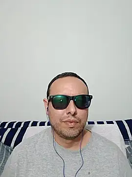 Snapshot of ElSunEagle chatting on 07-04-26, 03:02 ElSunEagle online show from 07-04-26, 03:02