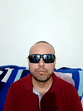 Snapshot of ElSunEagle chatting on 05-16-26, 02:32 ElSunEagle online show from 05-16-26, 02:32