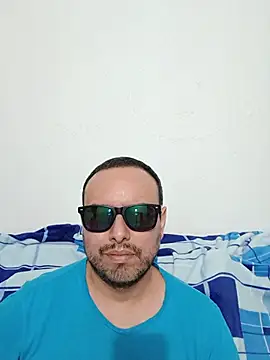 Snapshot of ElSunEagle chatting on 06-26-26, 02:28 ElSunEagle online show from 06-26-26, 02:28