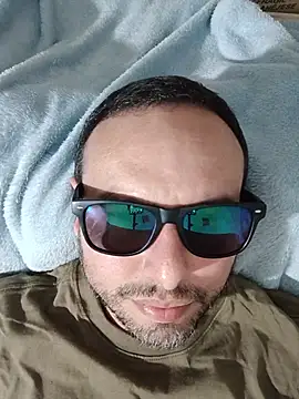 Snapshot of ElSunEagle chatting on 07-16-26, 04:20 ElSunEagle online show from 07-16-26, 04:20