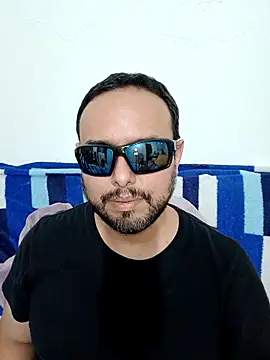 Snapshot of ElSunEagle chatting on 05-07-26, 02:27 ElSunEagle online show from 05-07-26, 02:27