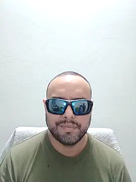 Snapshot of ElSunEagle chatting on 05-30-26, 02:29 ElSunEagle online show from 05-30-26, 02:29