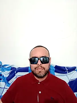 Snapshot of ElSunEagle chatting on 06-03-26, 02:34 ElSunEagle online show from 06-03-26, 02:34