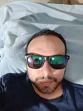 Snapshot of ElSunEagle chatting on 07-22-26, 04:25 ElSunEagle online show from 07-22-26, 04:25