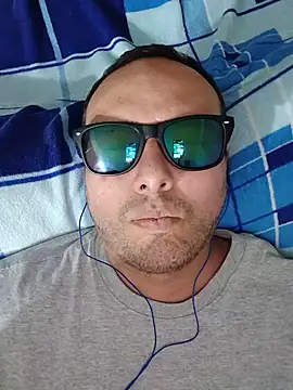 Snapshot of ElSunEagle chatting on 07-02-26, 03:18 ElSunEagle online show from 07-02-26, 03:18