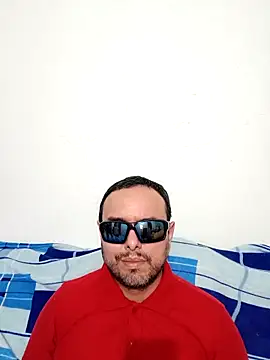 Snapshot of ElSunEagle chatting on 04-24-26, 03:08 ElSunEagle online show from 04-24-26, 03:08
