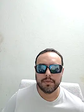 Snapshot of ElSunEagle chatting on 05-03-26, 02:38 ElSunEagle online show from 05-03-26, 02:38