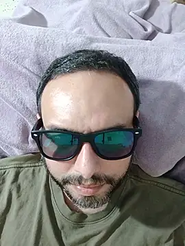 Snapshot of ElSunEagle chatting on 08-03-26, 04:20 ElSunEagle online show from 08-03-26, 04:20