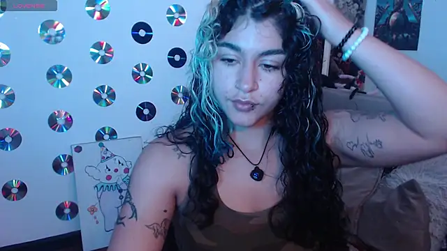 Snapshot of abril666 chatting on 10-20-25, 03:34 abril666 online show from 10-20-25, 03:34